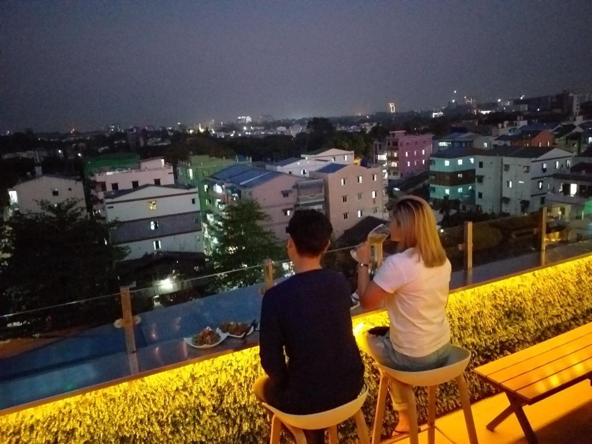 Hotel Broadway Yangon Exterior foto